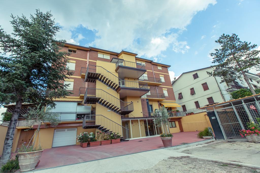 Hotel Donnini Assisi Exterior foto
